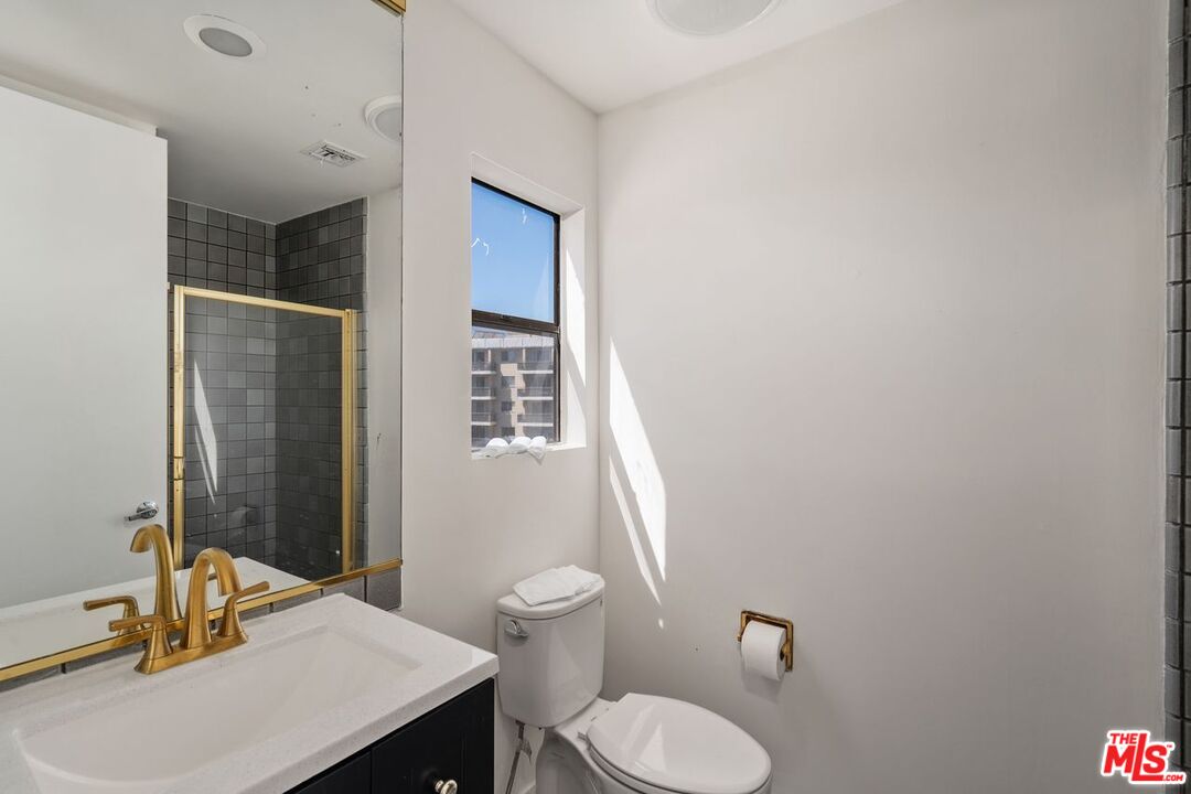 1360 S Beverly Glen Blvd Unit: PH301