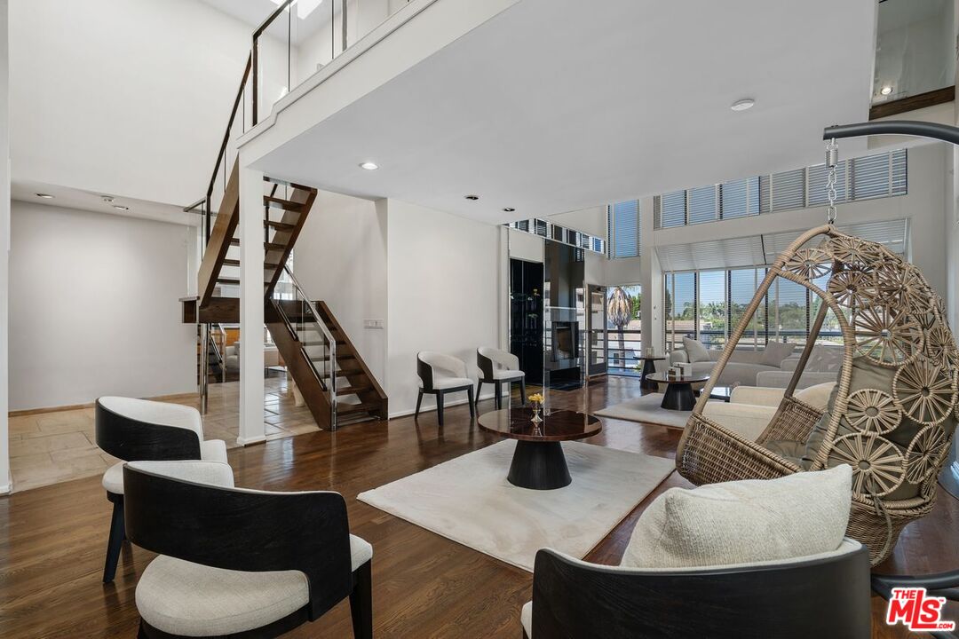 1360 S Beverly Glen Blvd Unit: PH301