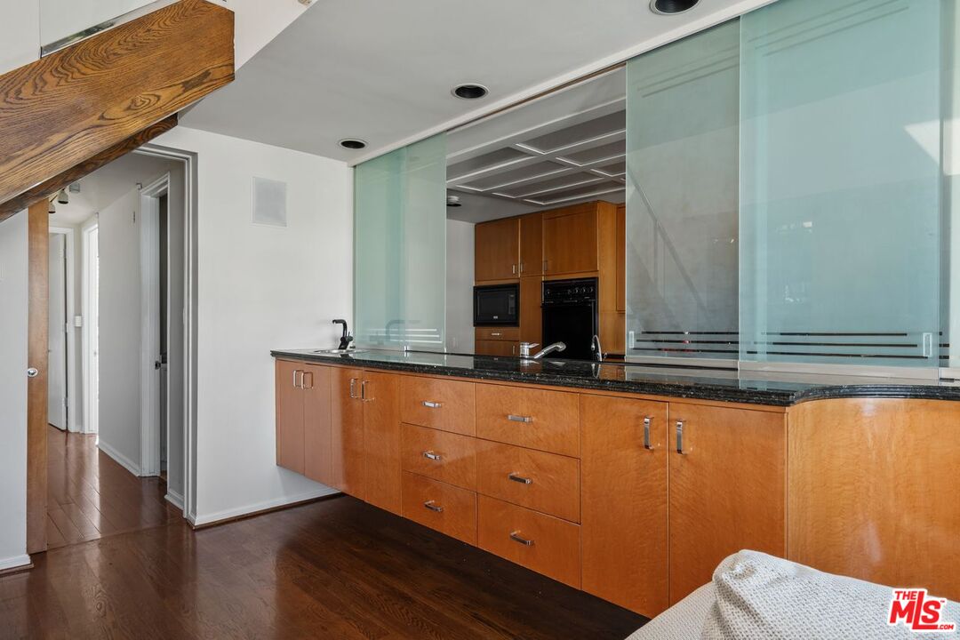 1360 S Beverly Glen Blvd Unit: PH301