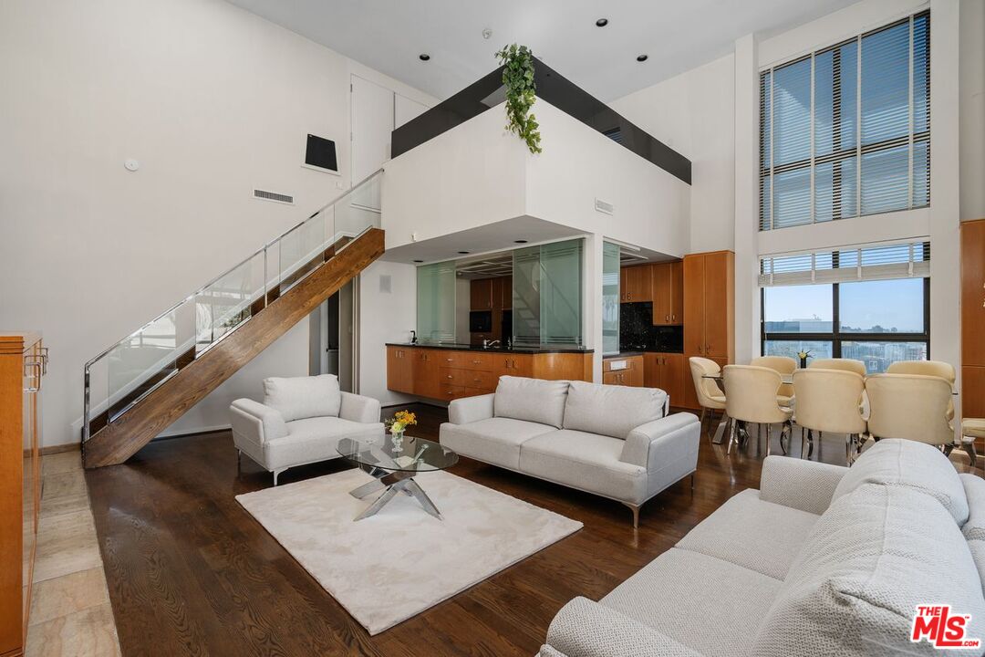 1360 S Beverly Glen Blvd Unit: PH301