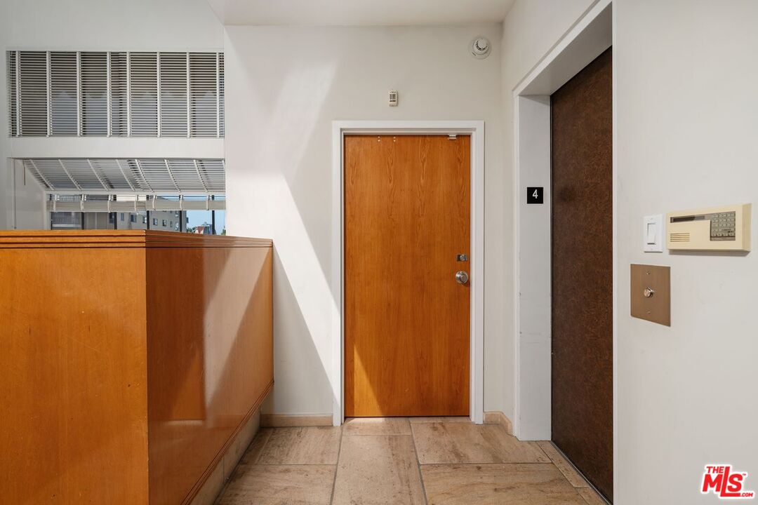 1360 S Beverly Glen Blvd Unit: PH301