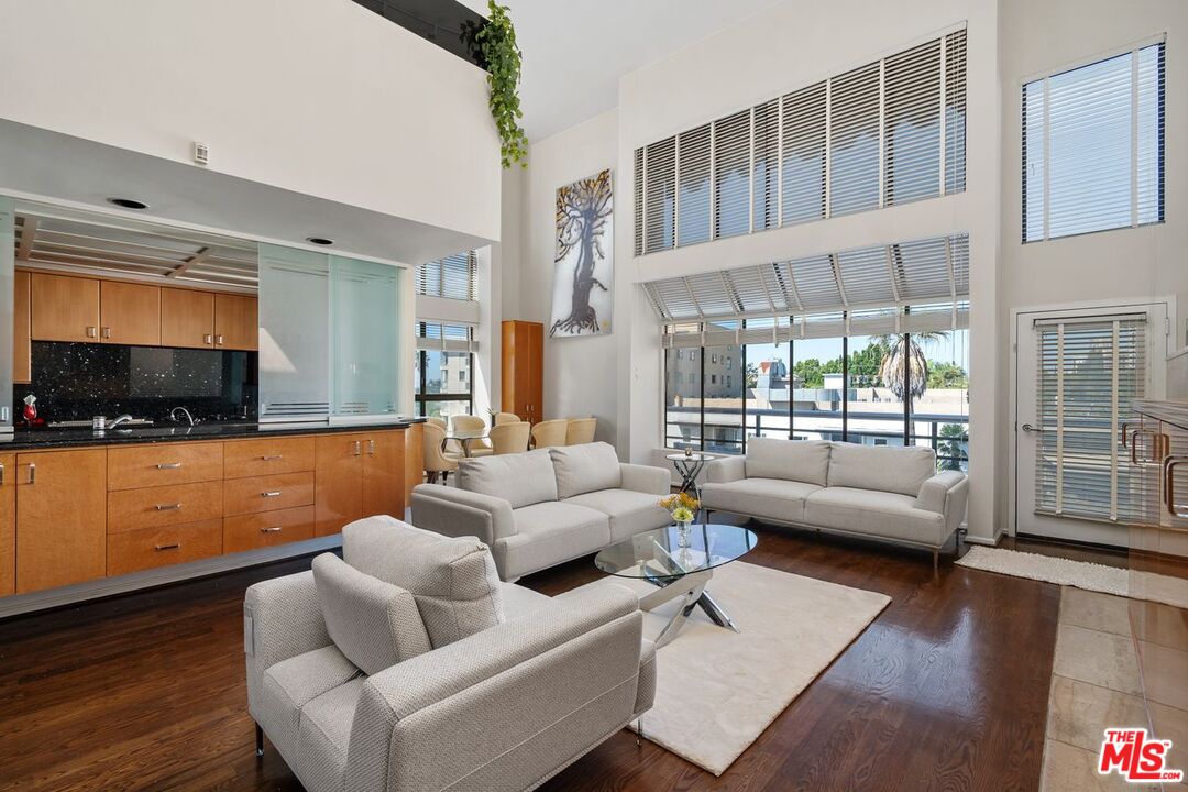 1360 S Beverly Glen Blvd Unit: PH301