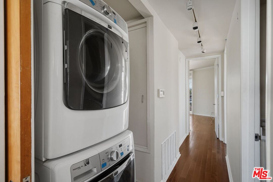 1360 S Beverly Glen Blvd Unit: PH301