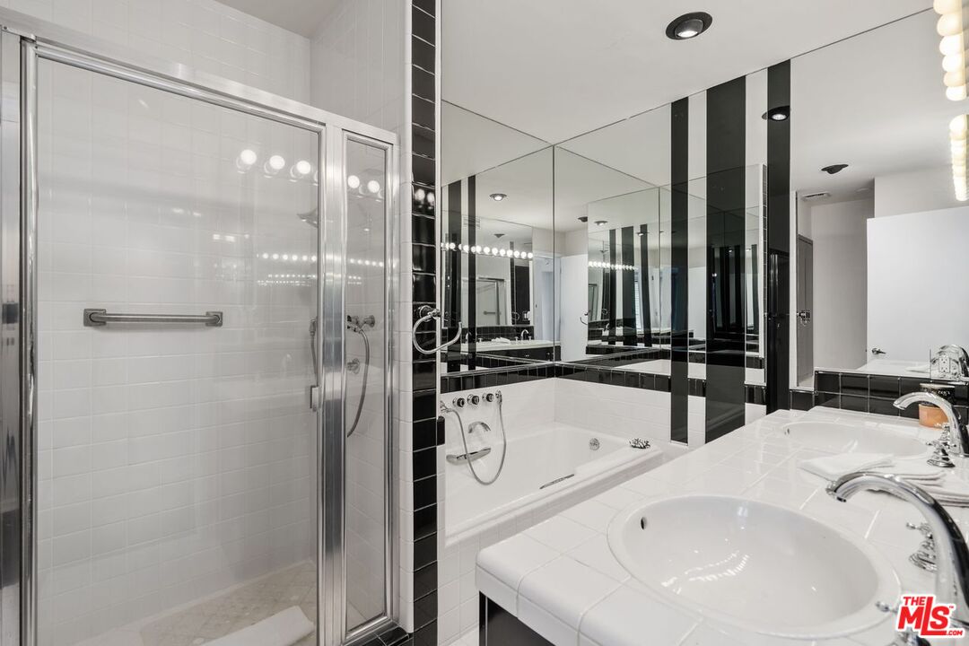 1360 S Beverly Glen Blvd Unit: PH301