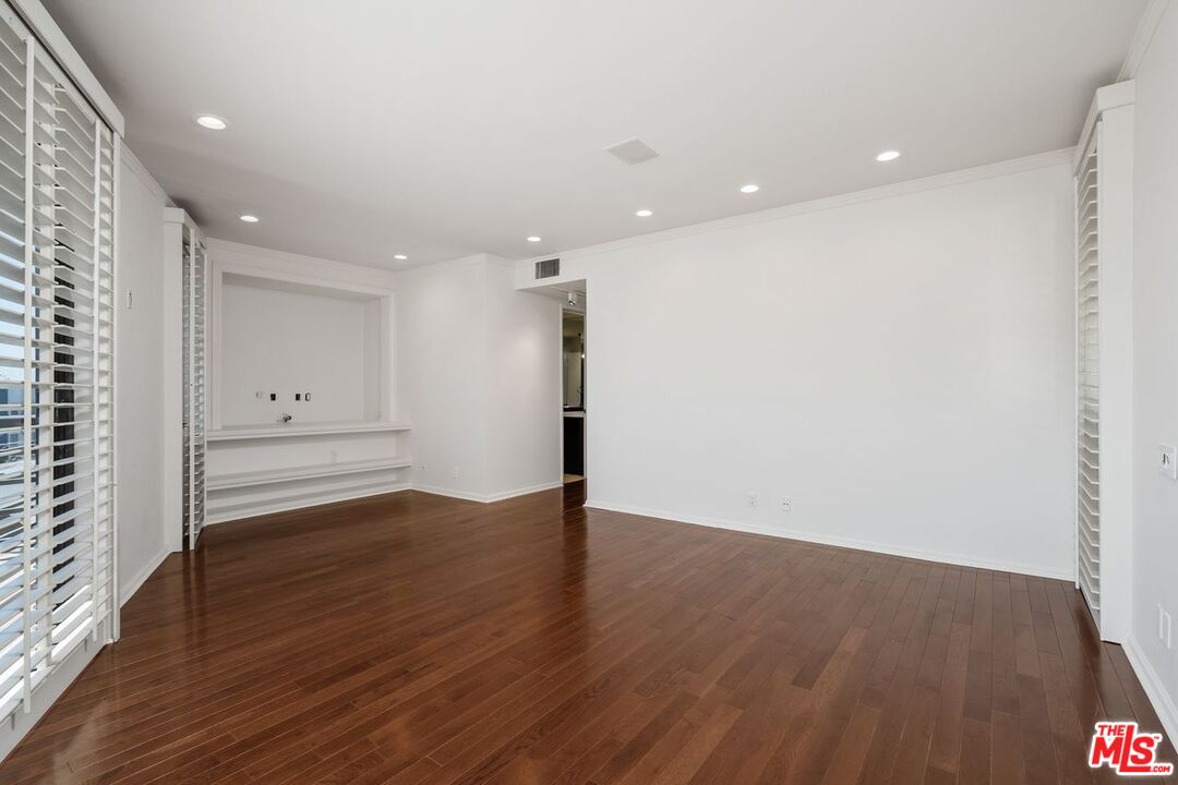 1360 S Beverly Glen Blvd Unit: PH301