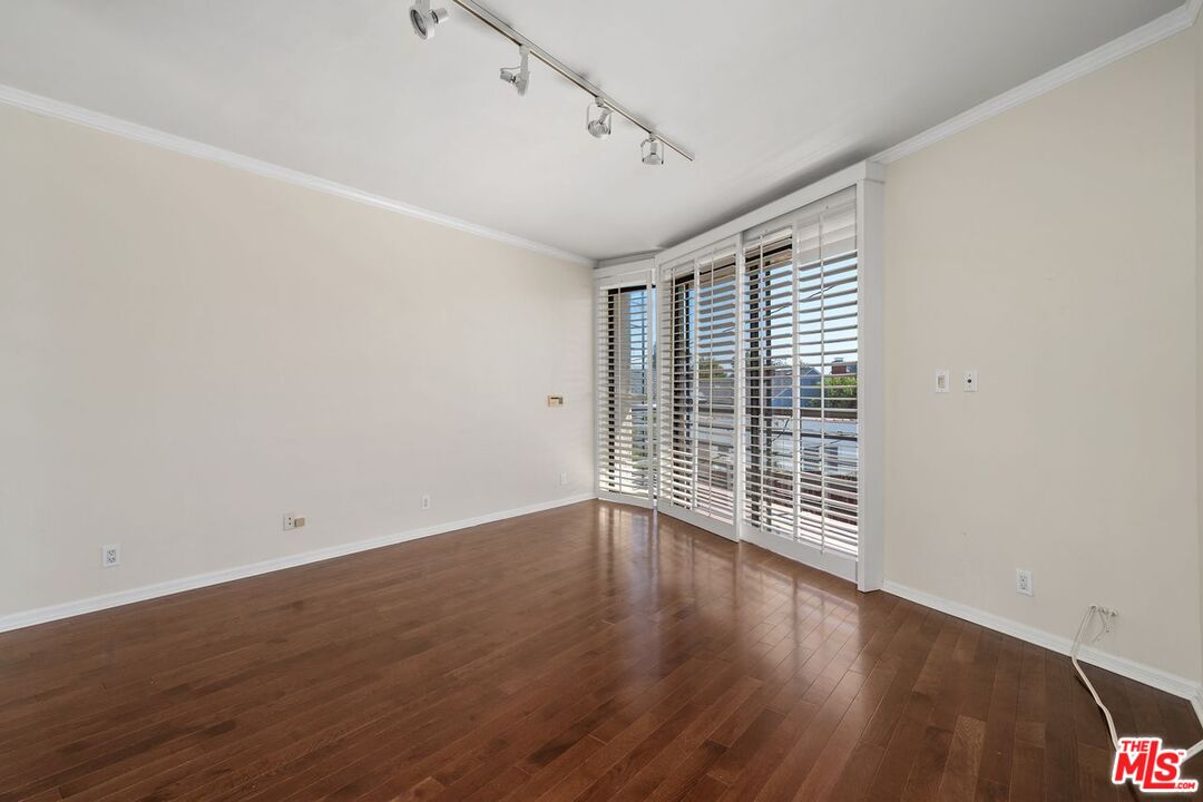 1360 S Beverly Glen Blvd Unit: PH301