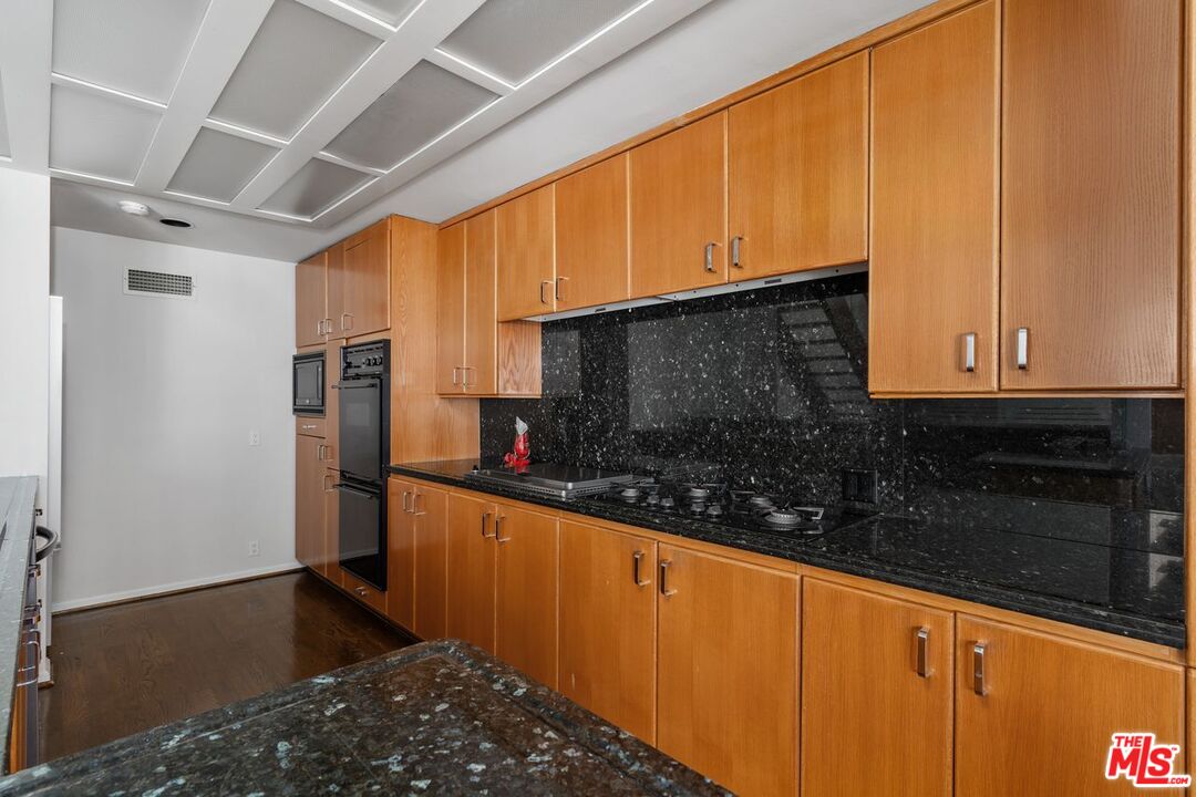 1360 S Beverly Glen Blvd Unit: PH301