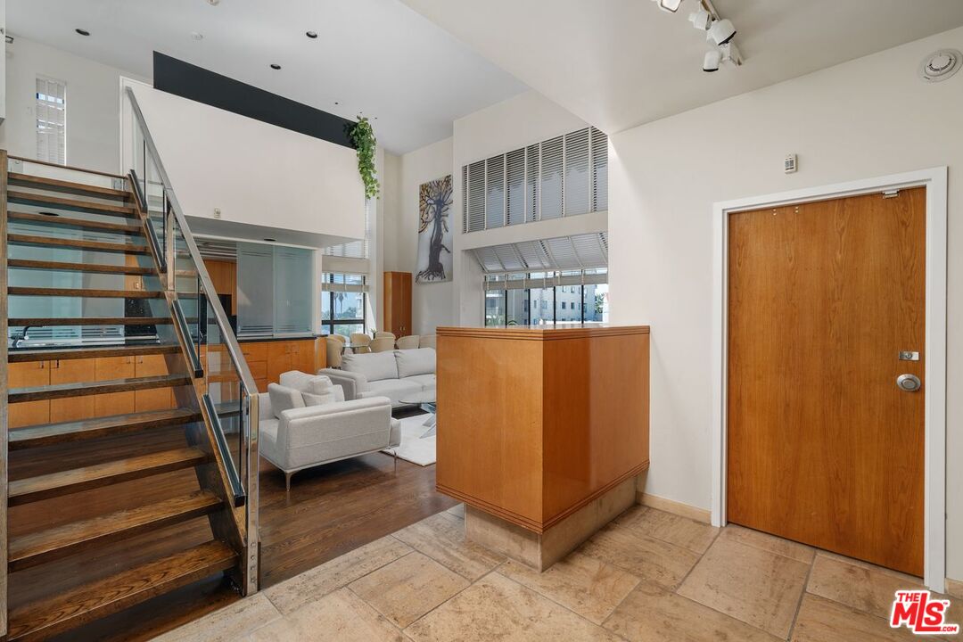 1360 S Beverly Glen Blvd Unit: PH301