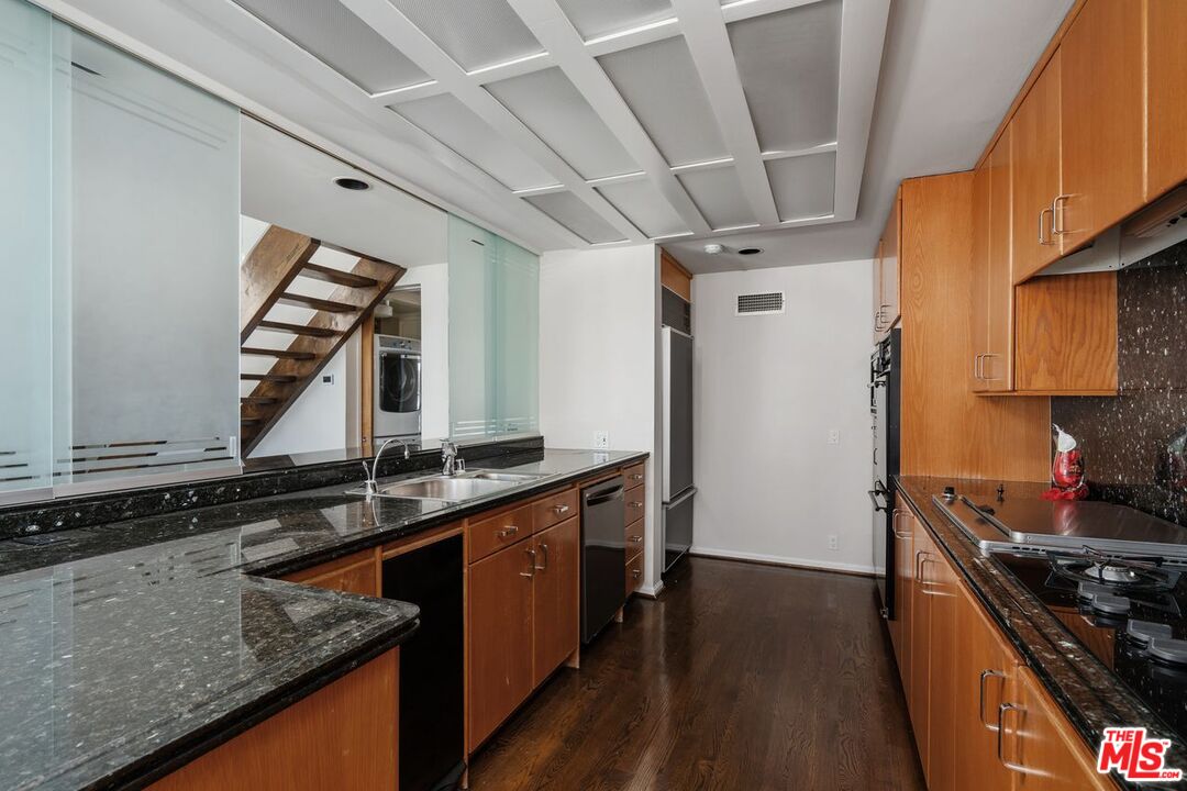 1360 S Beverly Glen Blvd Unit: PH301