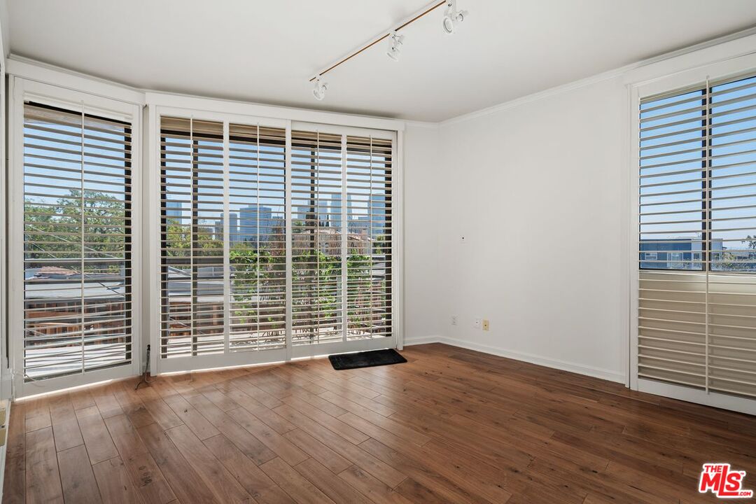 1360 S Beverly Glen Blvd Unit: PH301