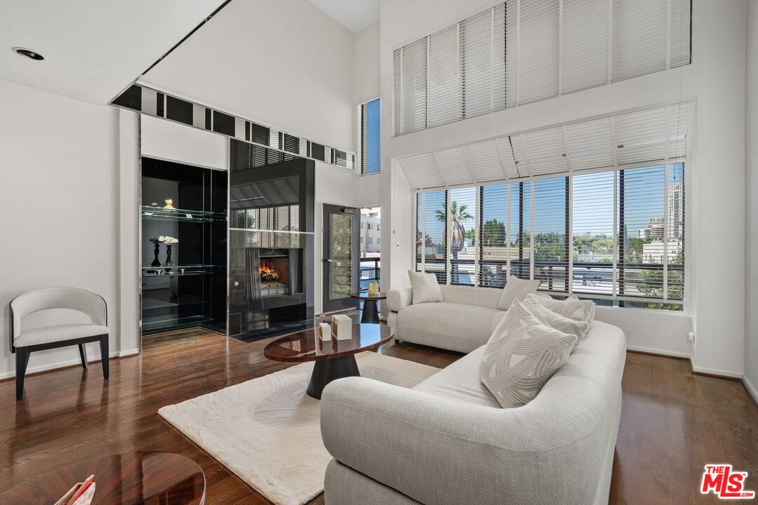 1360 S Beverly Glen Blvd Unit: PH301