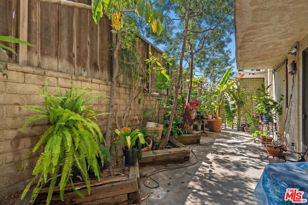 1360 S Beverly Glen Blvd Unit: PH301