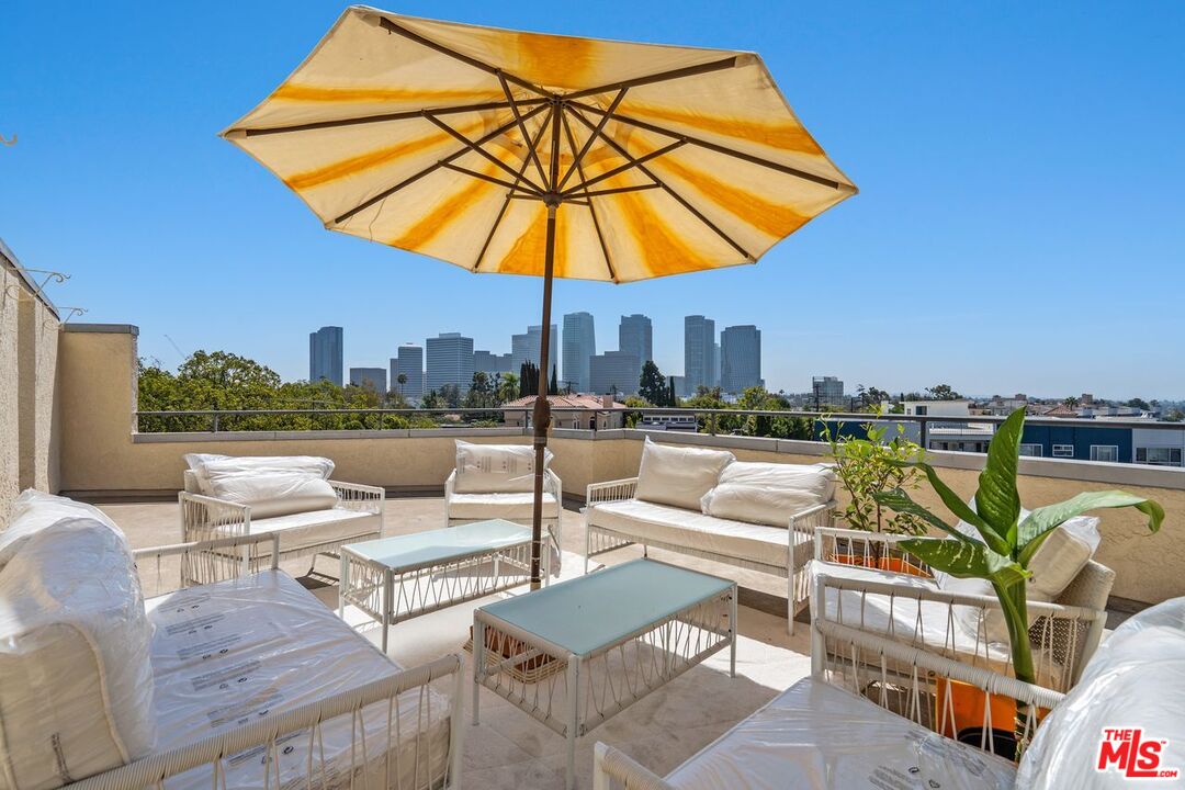 1360 S Beverly Glen Blvd Unit: PH301