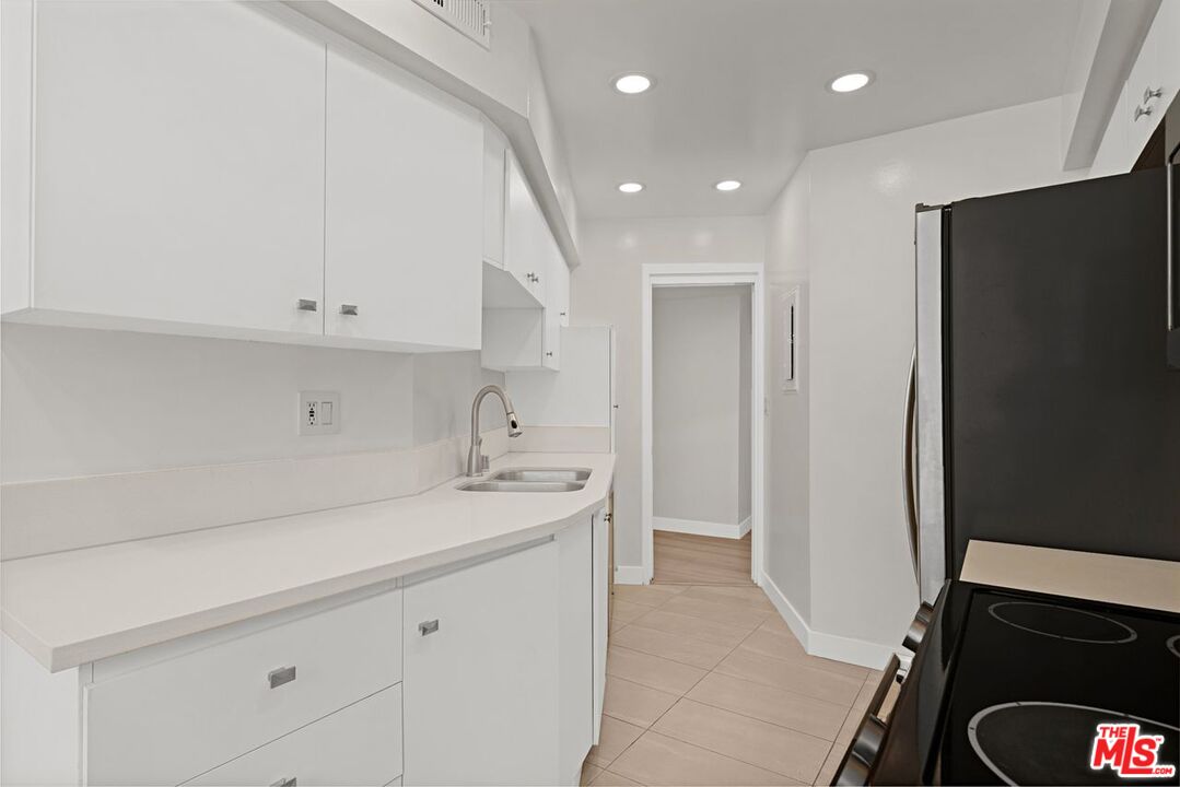 7250 Franklin Ave Unit: 507