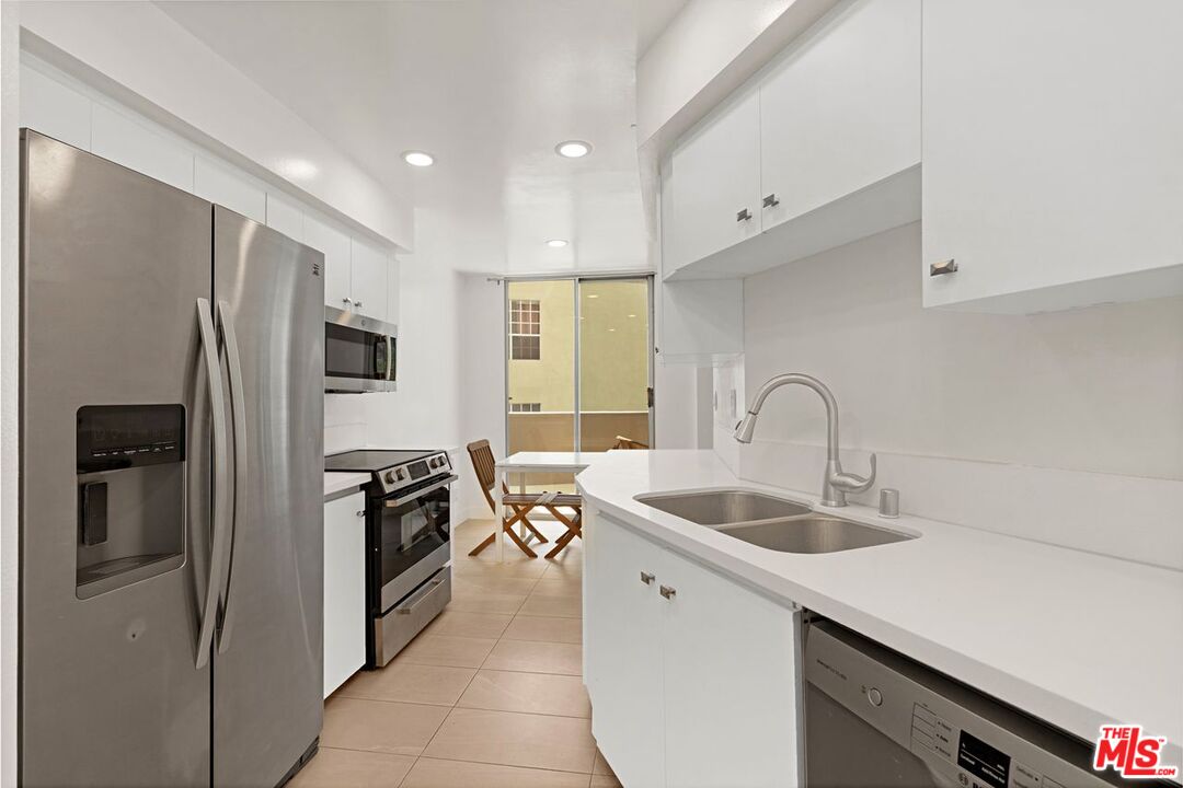 7250 Franklin Ave Unit: 507