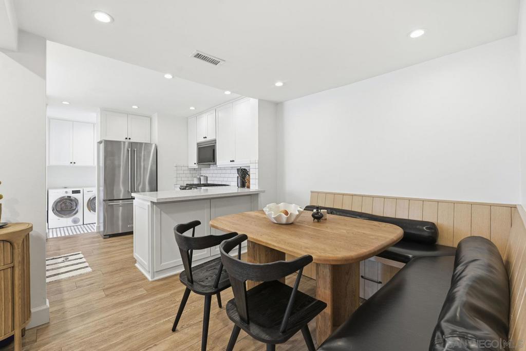 1422 Caminito Septimo