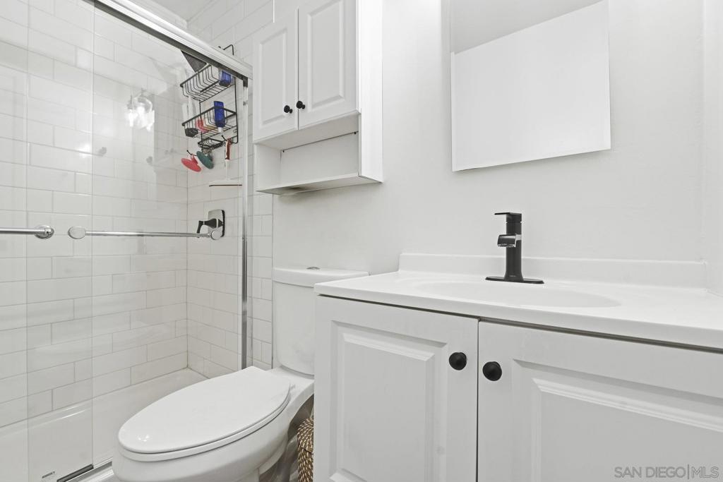 1422 Caminito Septimo