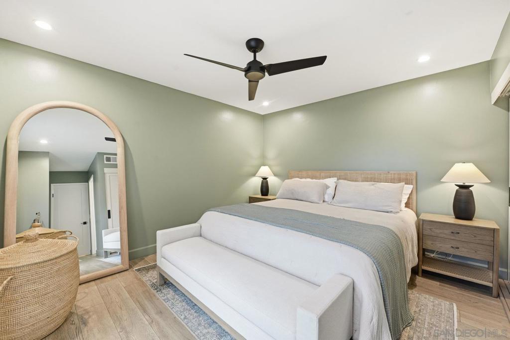 1422 Caminito Septimo