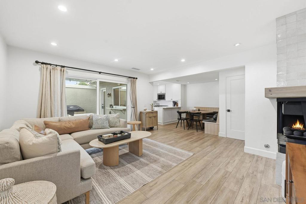 1422 Caminito Septimo