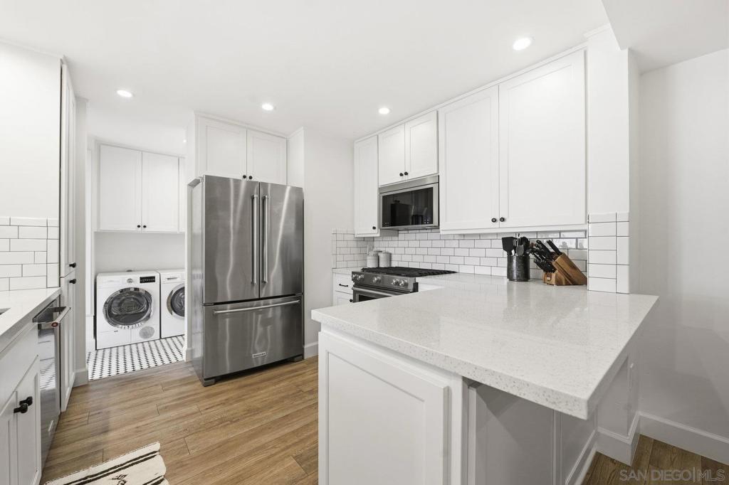 1422 Caminito Septimo