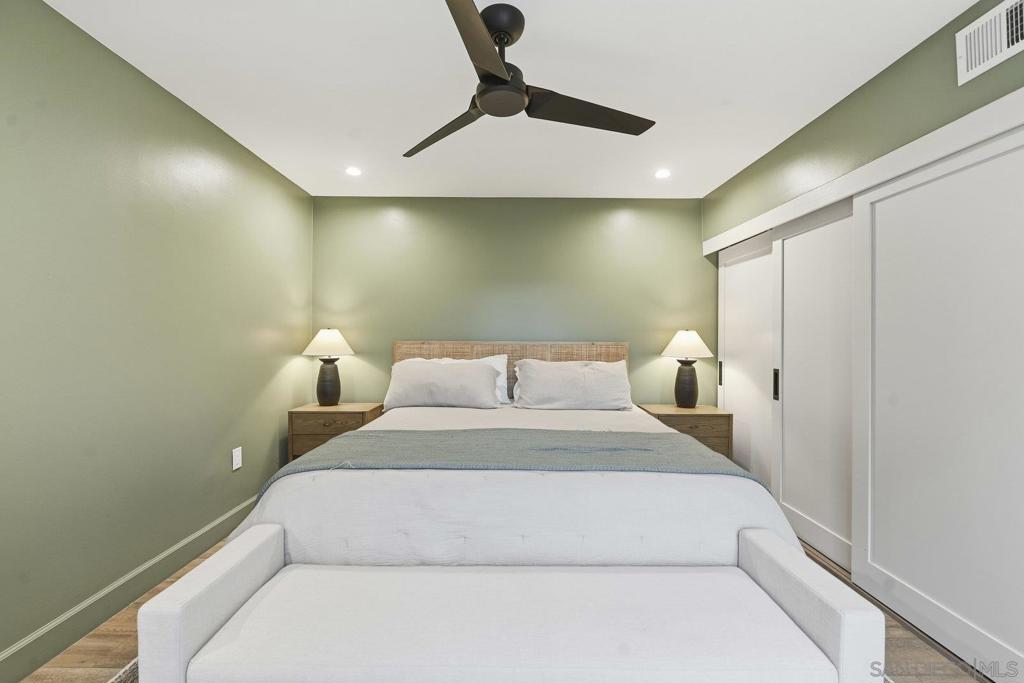 1422 Caminito Septimo