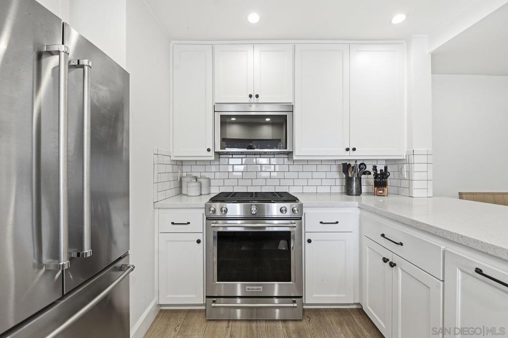 1422 Caminito Septimo