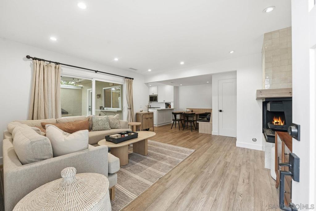 1422 Caminito Septimo