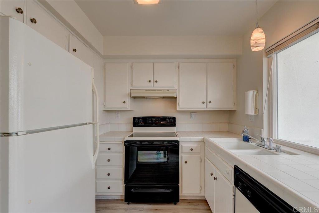 3890 Vista Campana S 98