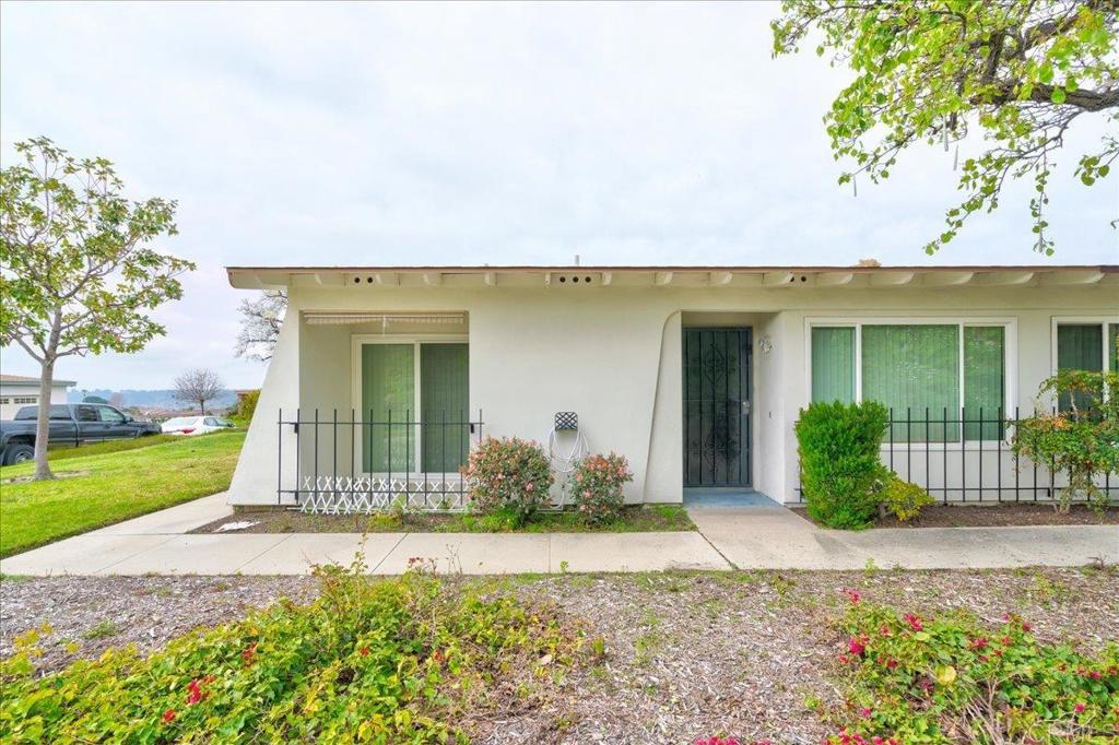 3890 Vista Campana S 98