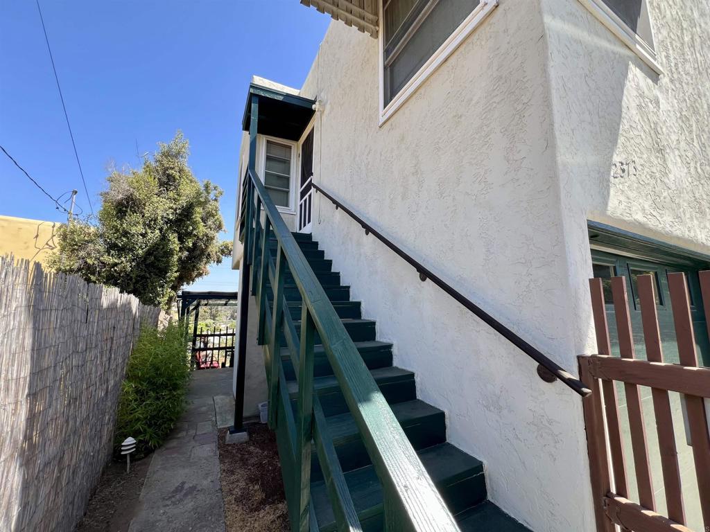 2371 73 Vancouver Avenue