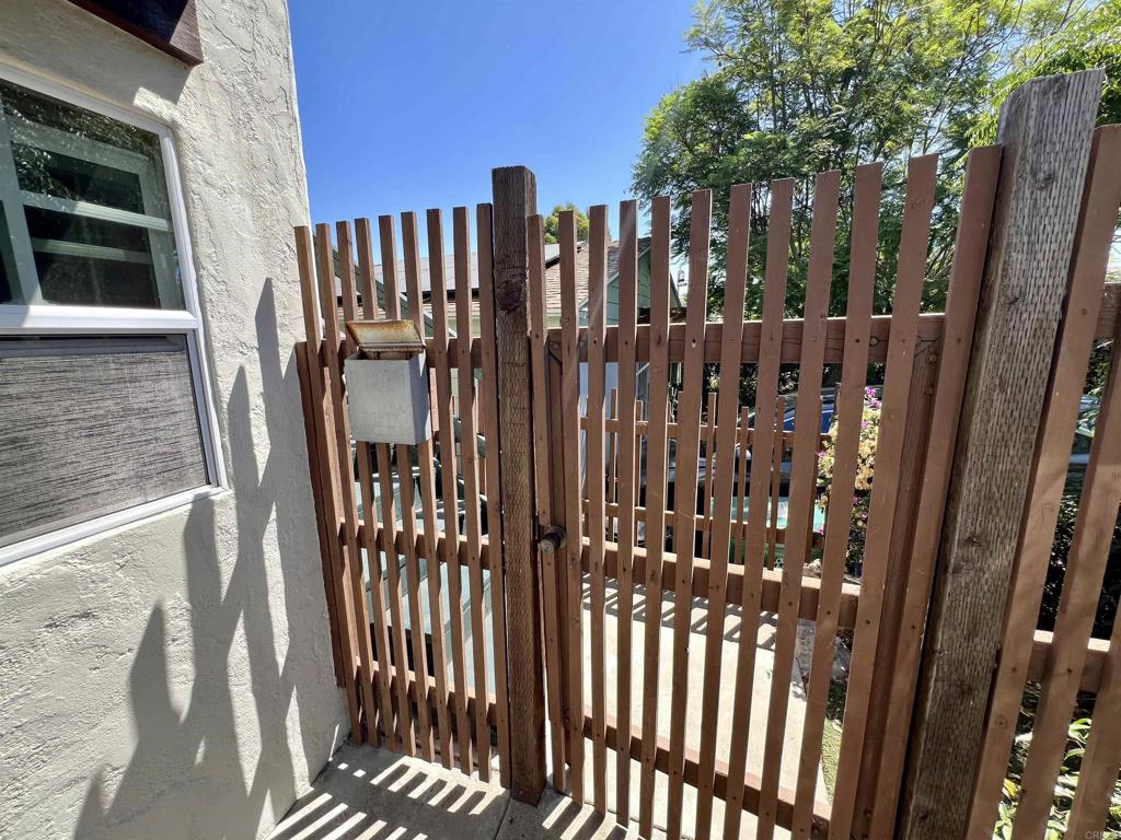 2371 73 Vancouver Avenue