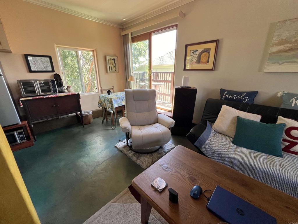 2371 73 Vancouver Avenue