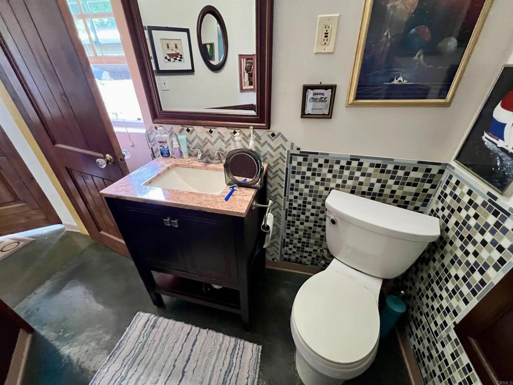 2371 73 Vancouver Avenue