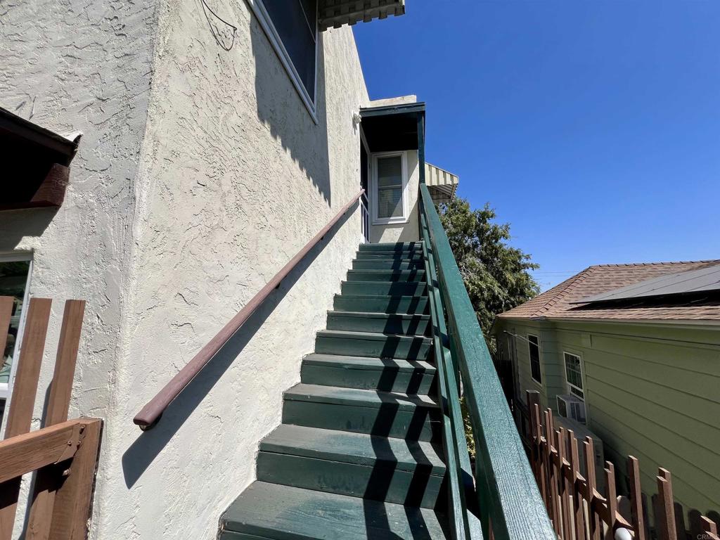 2371 73 Vancouver Avenue