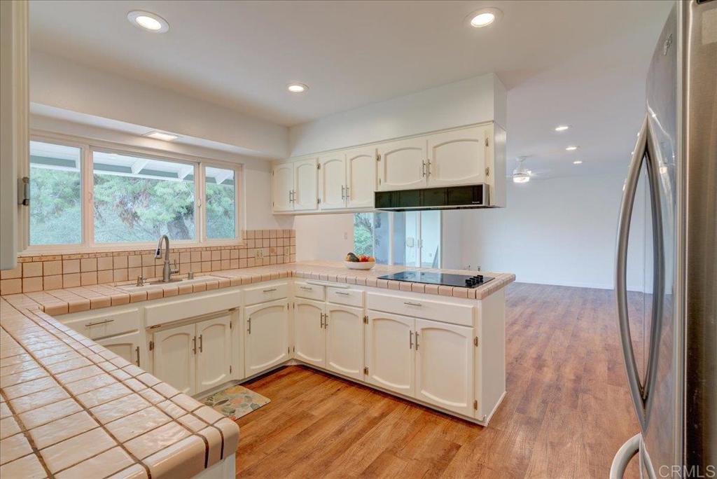 1170 Rising Hill Way