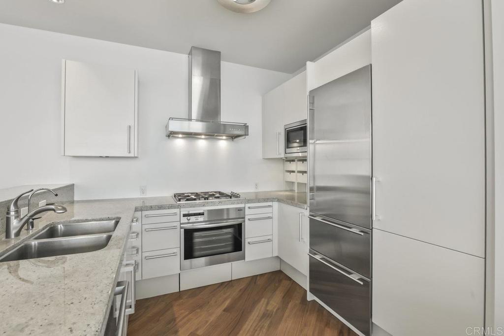 165 6Th Avenue 2504