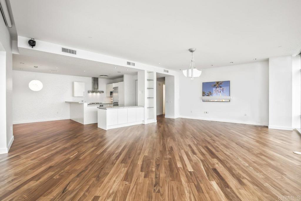 165 6Th Avenue 2504