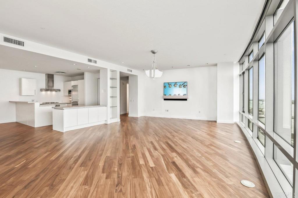 165 6Th Avenue 2504