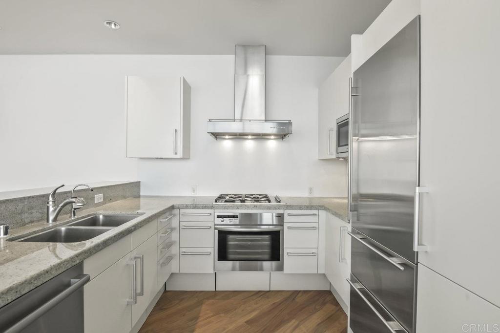 165 6Th Avenue 2504