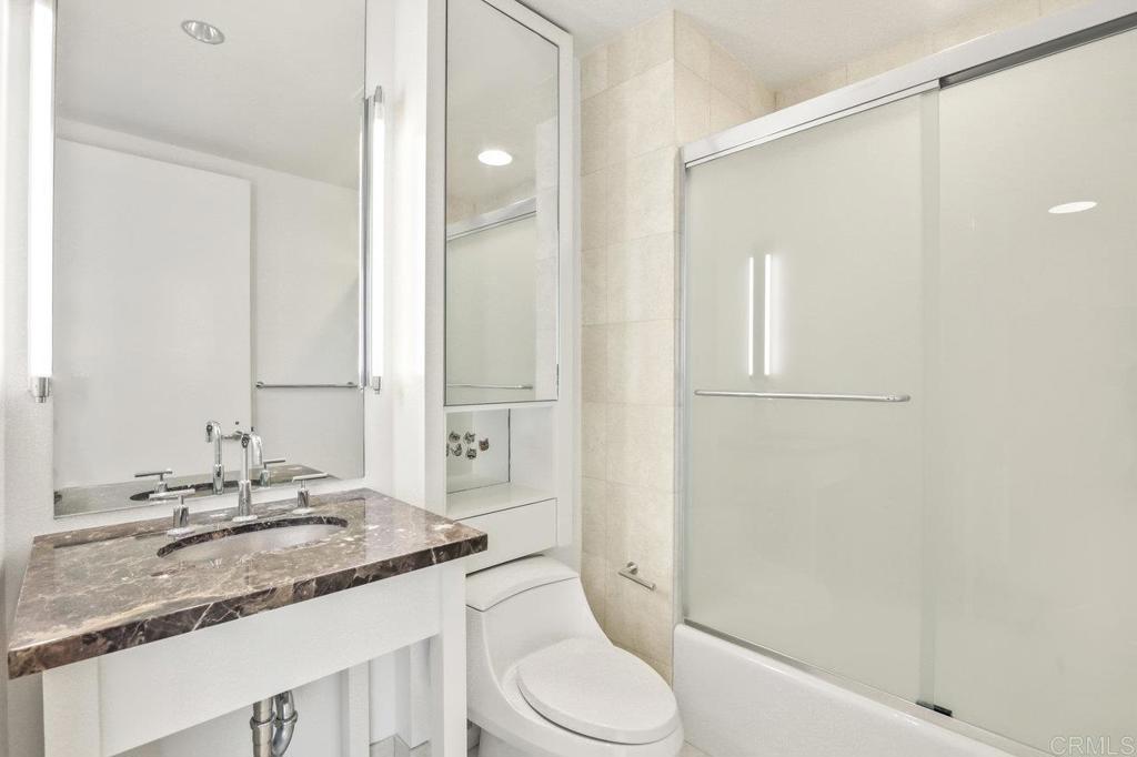 165 6Th Avenue 2504