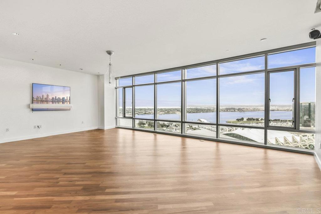 165 6Th Avenue 2504