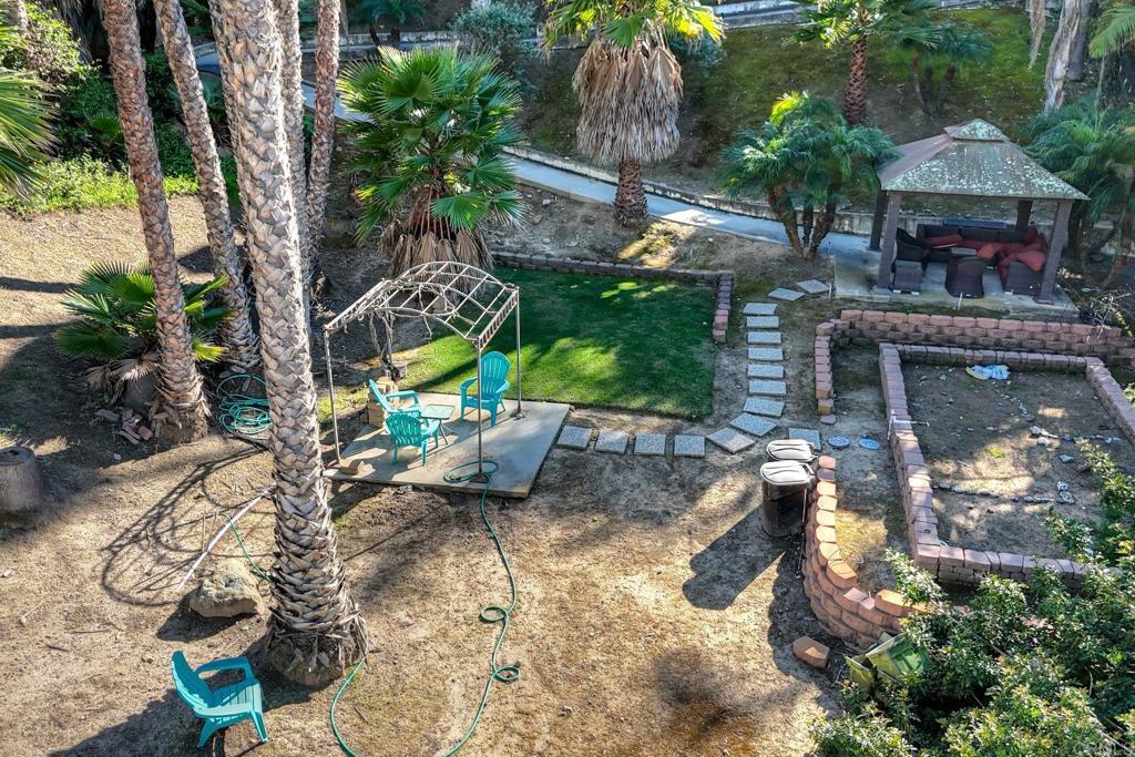 2524 La Costa Avenue