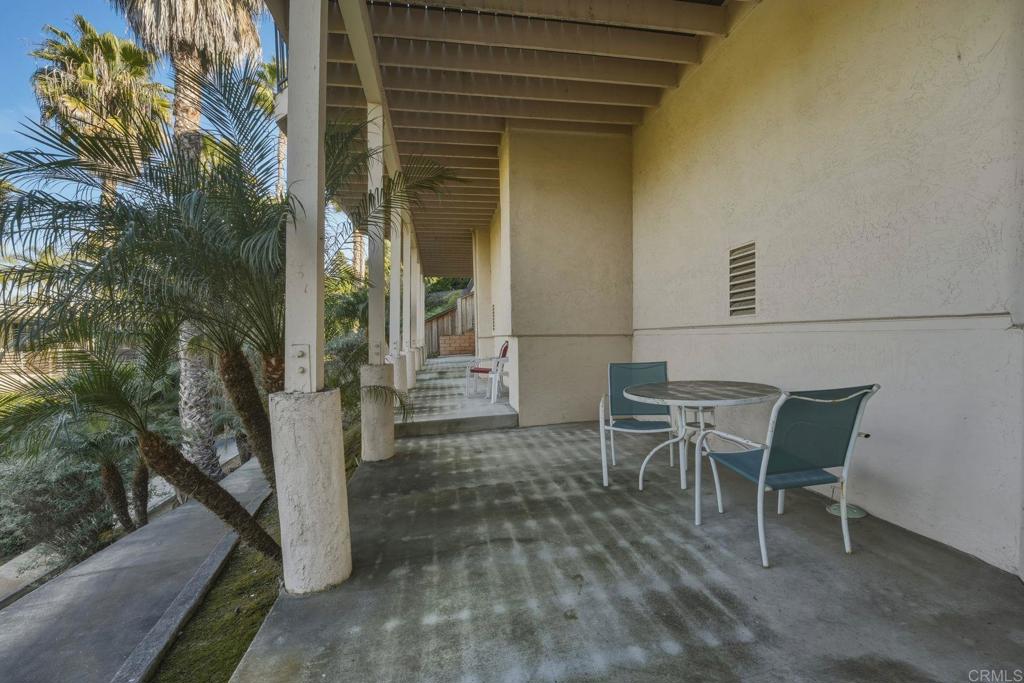 2524 La Costa Avenue