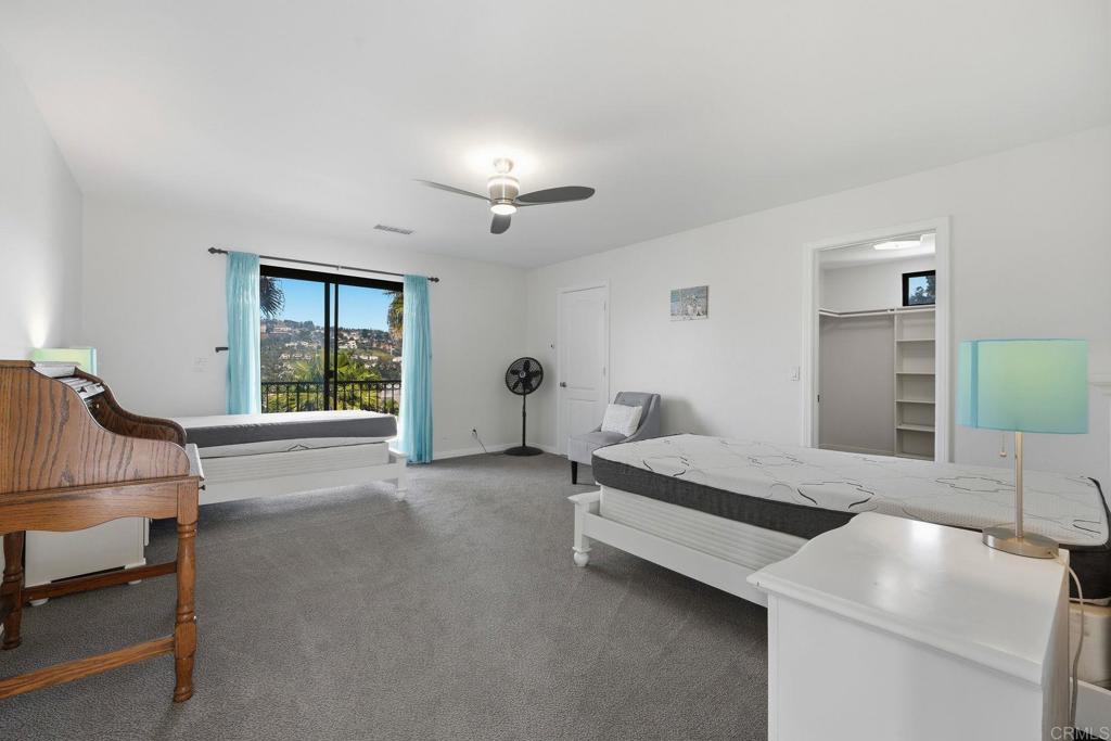 2524 La Costa Avenue