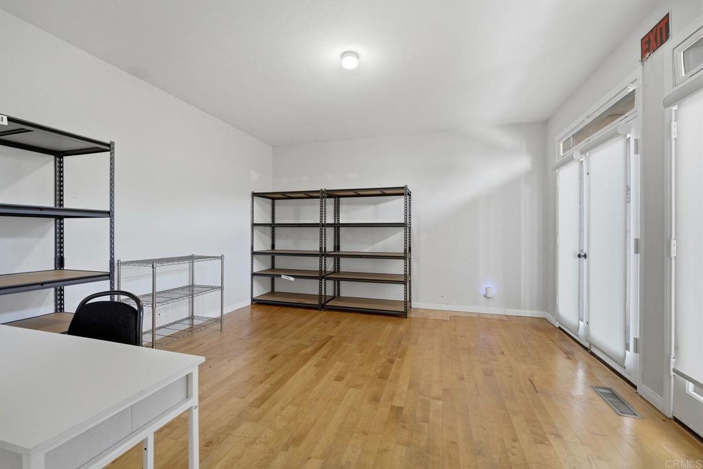 2524 La Costa Avenue