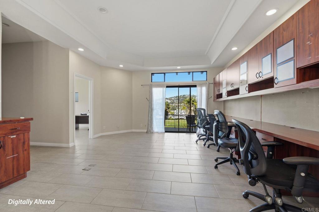 2524 La Costa Avenue