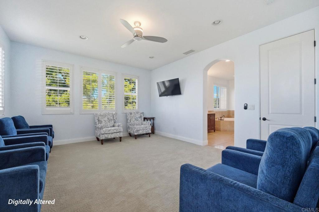 2556 La Costa Avenue