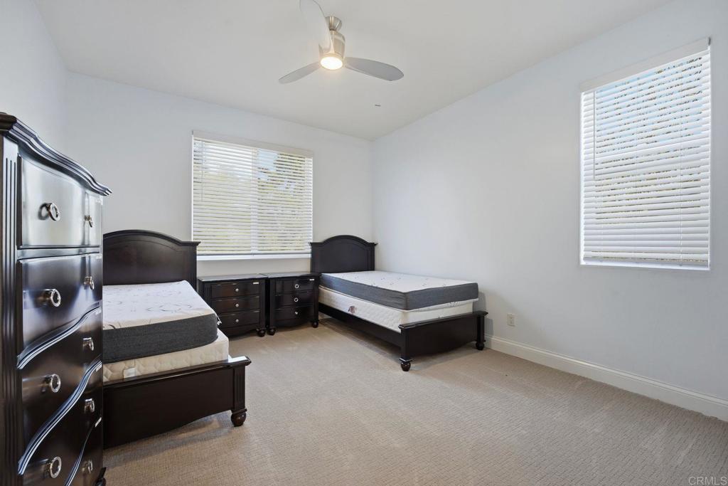 2556 La Costa Avenue