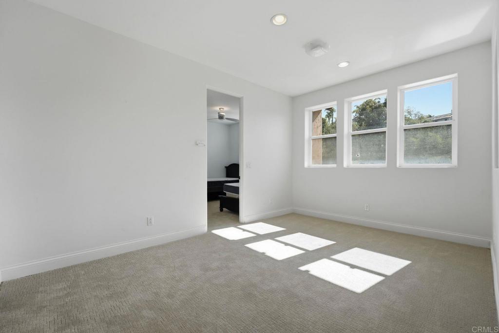 2556 La Costa Avenue