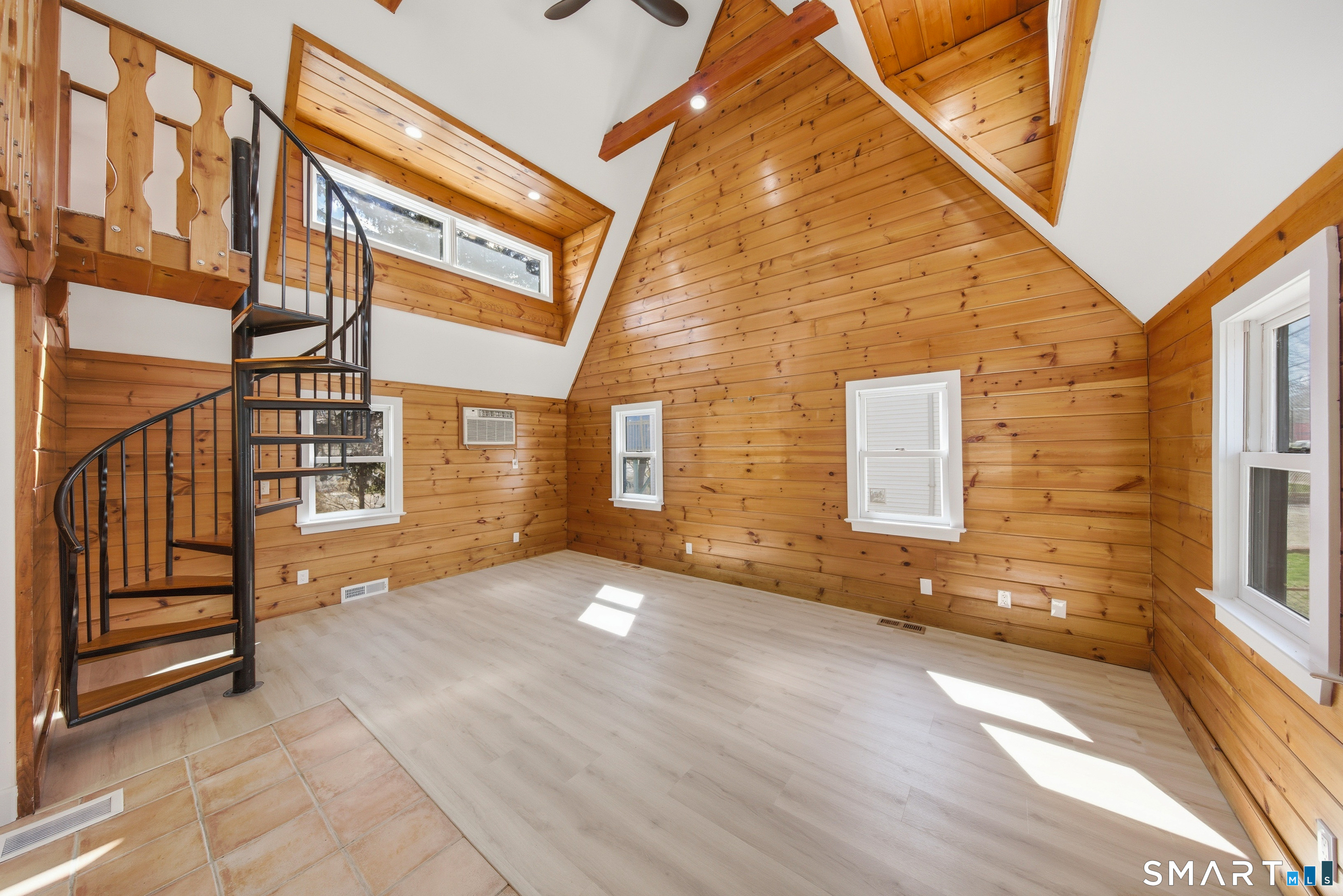 28 Silvermine Avenue